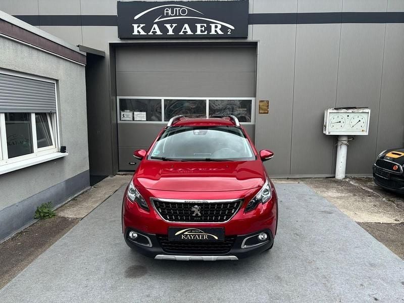 Rot Gebraucht 2019 Peugeot 2008 Allure SUV | 13.999 € (Superpreis) - Bild 1/4