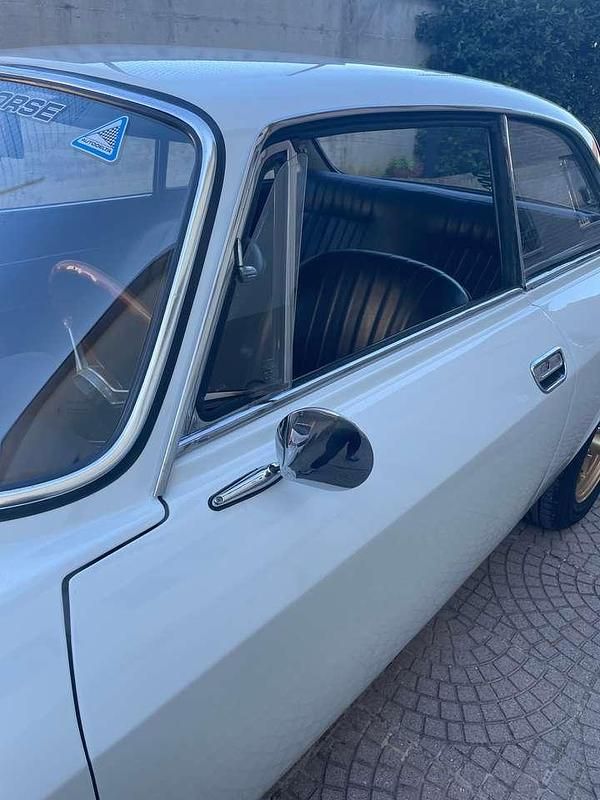 Gebraucht Alfa Romeo GT Junior 109 PS (80 kW) 1972 Weiß Coupé