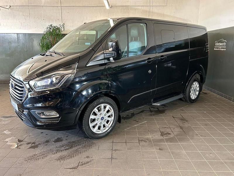 Gebraucht Ford Tourneo Titanium 131 PS (96 kW) 2019 Schwarz Van / Kleinbus