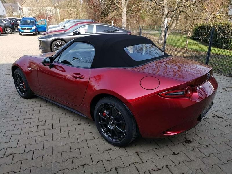 Neu Mazda MX5 132 PS (97 kW) 2026 Soul red crystal m Cabrio
