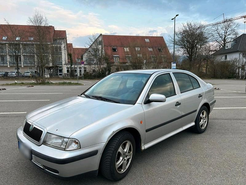 Gebraucht Skoda Octavia 110 PS (80 kW) 2000 Silber Limousine