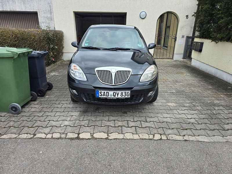Gebraucht Lancia Ypsilon 60 PS (44 kW) 2004 Schwarz Kleinwagen