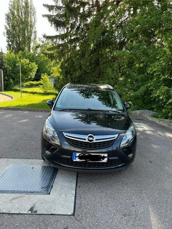 Schwarz Gebraucht 2011 Opel Zafira Tourer Van / Kleinbus | 7.500 € (Fairer Preis) - Bild 1/4