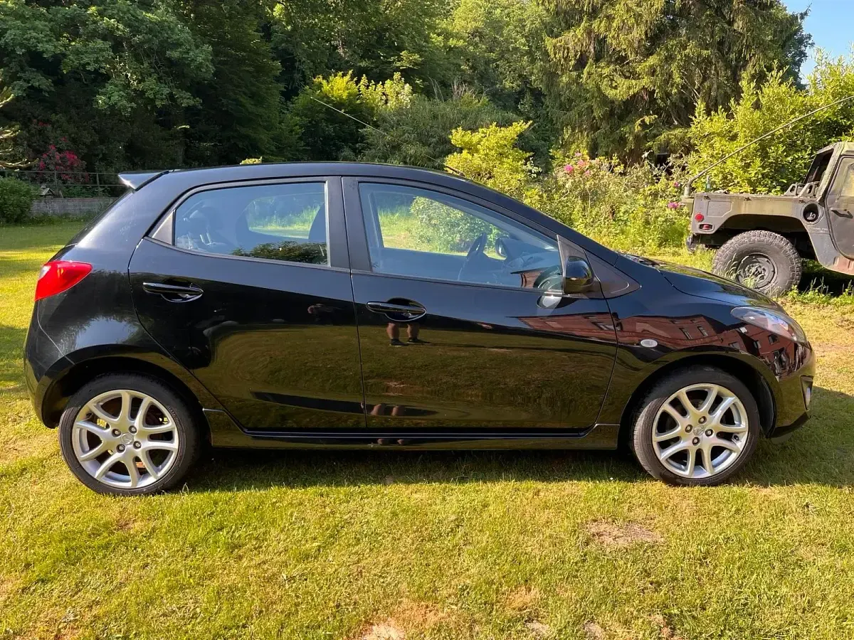 Gebraucht Mazda 2 102 PS (75 kW) 2010 Schwarz Kleinwagen