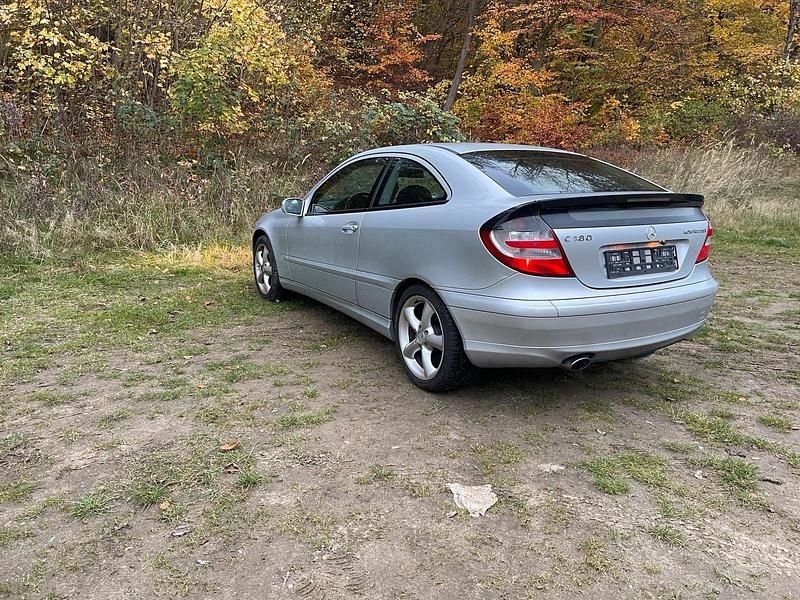 Gebraucht Mercedes C180 143 PS (105 kW) 2005 Silber Coupé