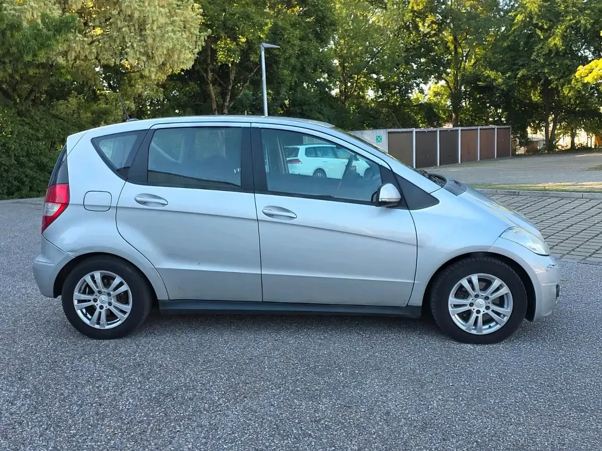 Gebraucht Mercedes A180 2010 Silber Kleinwagen