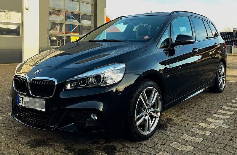 Schwarz Gebraucht 2018 BMW 220 Gran Tourer M Sport Van / Kleinbus | 18.990 € (Fairer Preis) - Bild 1/4