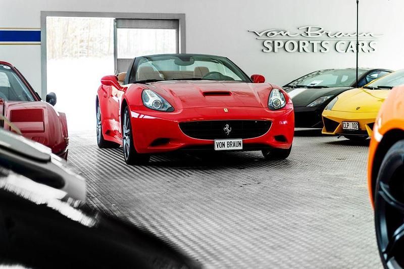 Gebraucht Ferrari California 460 PS (338 kW) 2010 Rot Cabrio