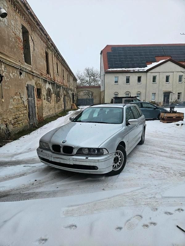 Gebraucht BMW 525 163 PS (119 kW) 2003 Silber Kombi