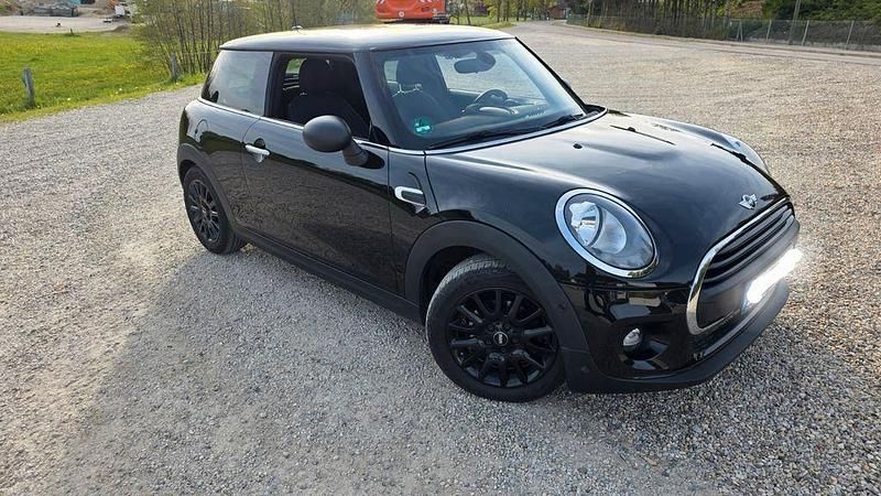 Usata Mini Metropolitan 102 CV (75 kW) 2016 Nero Berlina