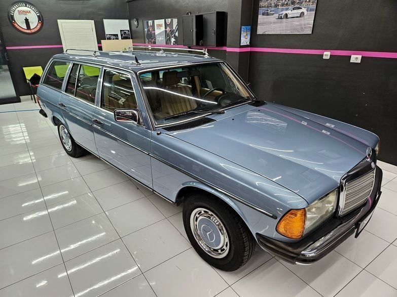 Blau Gebraucht 1985 Mercedes E230 Kombi | 19.800 € - Bild 1/4