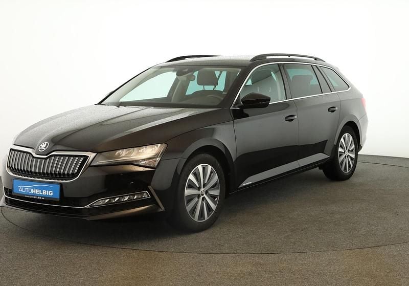 Schwarzmagic perleffekt Gebraucht 2022 Skoda Superb Kombi | 20.880 € (Superpreis) - Bild 1/4