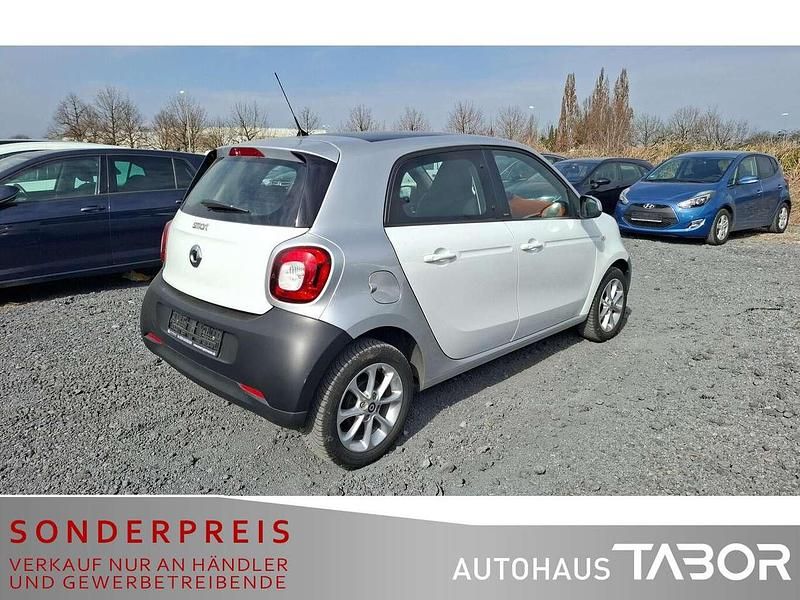 Gebraucht Smart ForFour Passion 71 PS (52 kW) 2015 Cool silver Kleinwagen