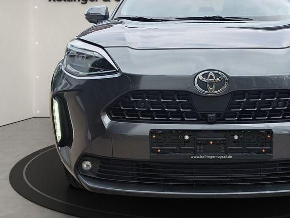 Gebraucht Toyota Yaris Hybrid Advance 130 PS (95 kW) 2024 Marlin grau metallic