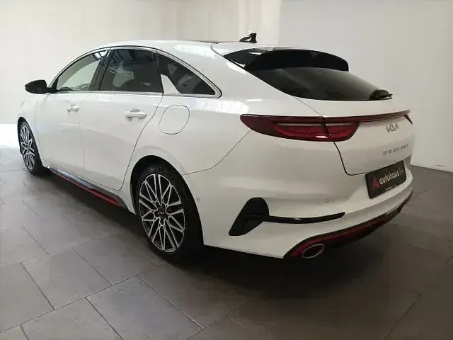 Używany Kia ProCeed GT 204 KM (150 kW) 2023 Biały Kombi