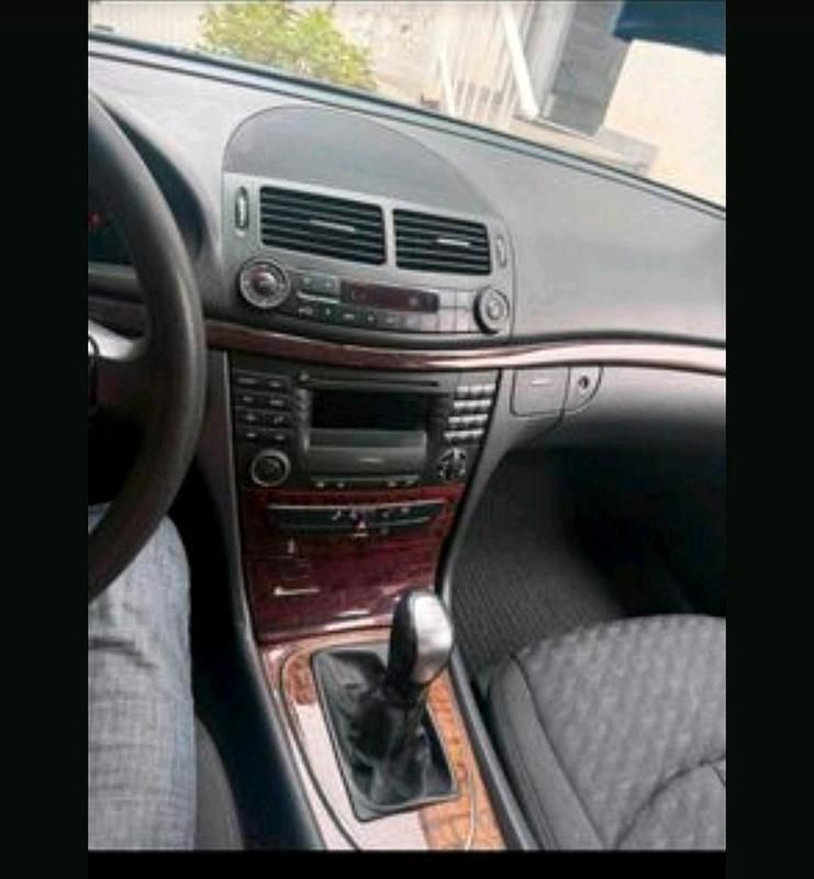 Gebraucht Mercedes E200 163 PS (119 kW) 2005 Schwarz Limousine