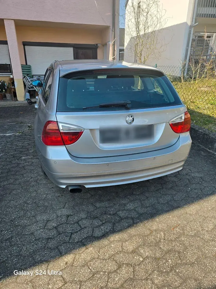 Gebraucht BMW 320 177 PS (130 kW) 2007 Silber Kombi