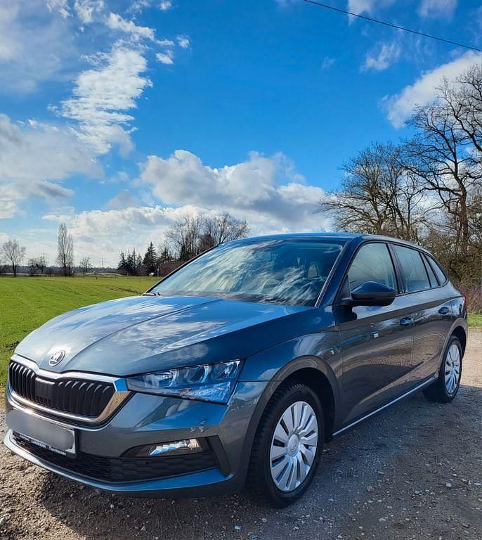 Gebraucht Skoda Scala Active 95 PS (69 kW) 2021 Grau Kleinwagen
