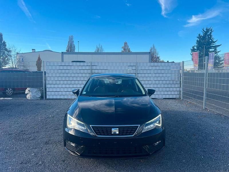 Schwarz Gebraucht 2019 Seat Leon Style Limousine | 10.700 € (Teuer) - Bild 1/4
