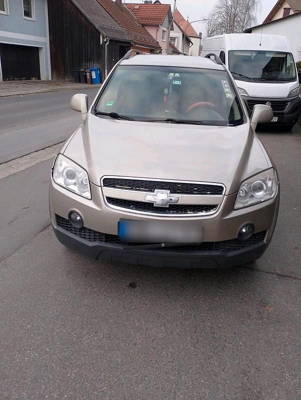 Gebraucht Chevrolet Captiva 146 PS (107 kW) 2010 Grau SUV