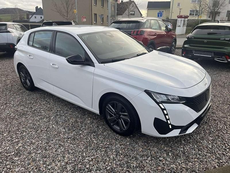 Gebraucht Peugeot 308 Active 131 PS (96 kW) 2022 Lack weiss/spiegel schwarz Limousine