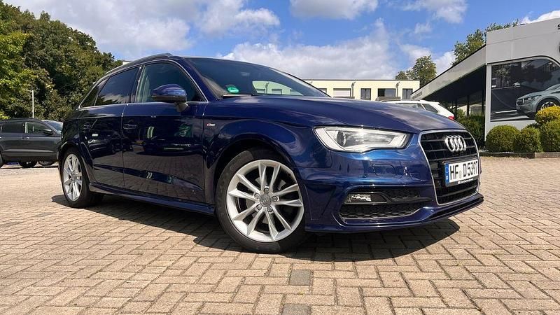 Blau Gebraucht 2015 Audi A3 Sportback S-Line Limousine | 15.500 € (Fairer Preis) - Bild 1/4