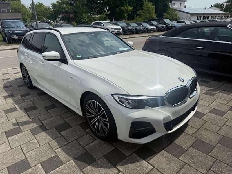 Weiß Gebraucht 2020 BMW 318 M Sport Kombi | 22.780 € (Superpreis) - Bild 1/4