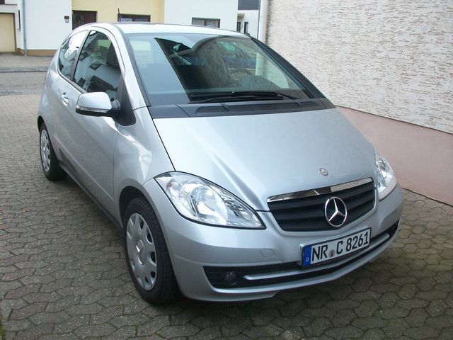 Gebraucht Mercedes A180 148 PS (108 kW) 2008 Silber metallic Kleinwagen