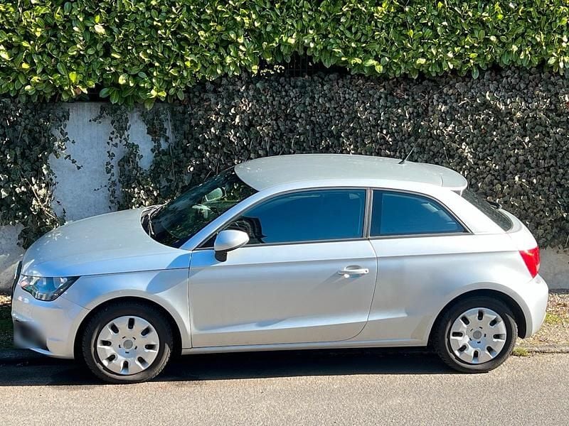 Gebraucht Audi A1 Ambition 105 PS (77 kW) 2011 Silber Limousine