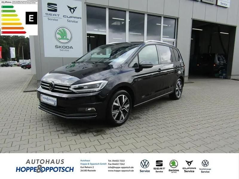 Deep black perleffect Gebraucht 2024 VW Touran Comfortline Van / Kleinbus | 34.995 € (Etwas zu teuer) - Bild 1/4