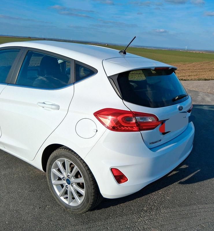 Gebraucht Ford Fiesta Titanium 85 PS (62 kW) 2017 Weiß Limousine