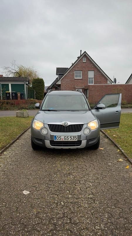 Gebraucht Skoda Yeti 108 PS (79 kW) 2013 Grau SUV