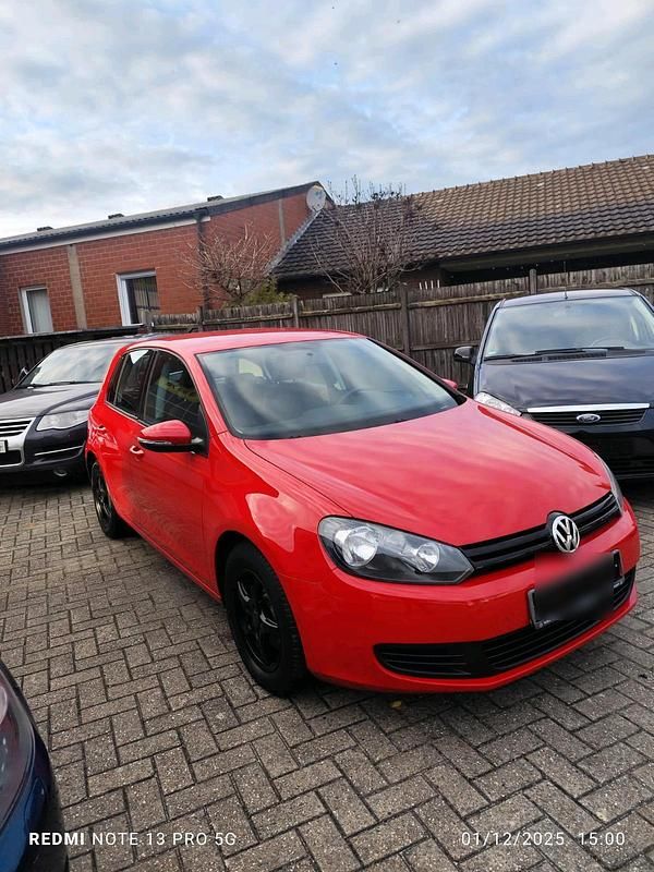 Gebraucht VW Golf VI 80 PS (58 kW) 2011 Rot Kleinwagen