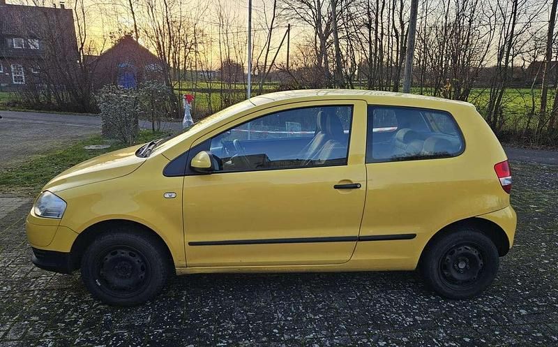 Gebraucht VW Fox 54 PS (39 kW) 2007 Gelb Kleinwagen