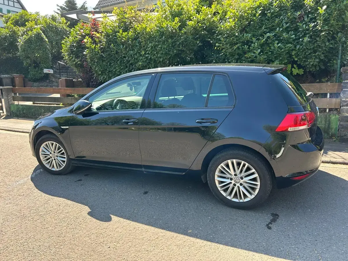 Gebraucht VW Golf VII Cup 86 PS (63 kW) 2014 Schwarz Limousine