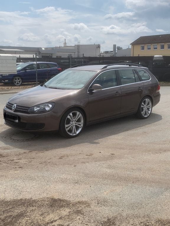 Braun Gebraucht 2010 VW Golf VI Comfortline Kombi | 3.500 € (Superpreis) - Bild 1/4