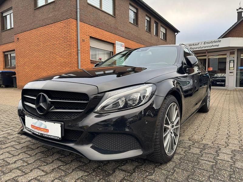Gebraucht Mercedes C250 AMG 204 PS (150 kW) 2016 Obsidianschwarz Kombi