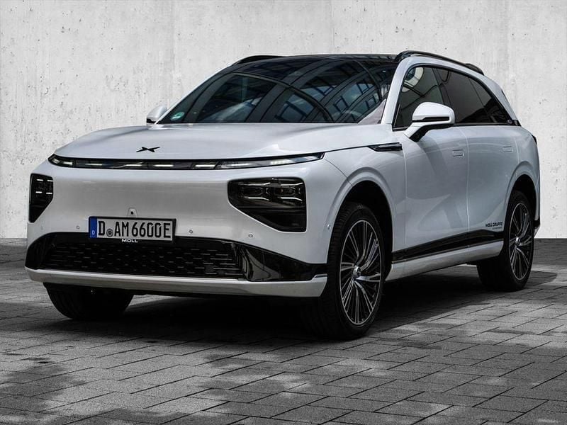 Weiß Gebraucht 2025 XPENG G9 AWD Performance SUV | 75.560 € (Superpreis) - Bild 1/4