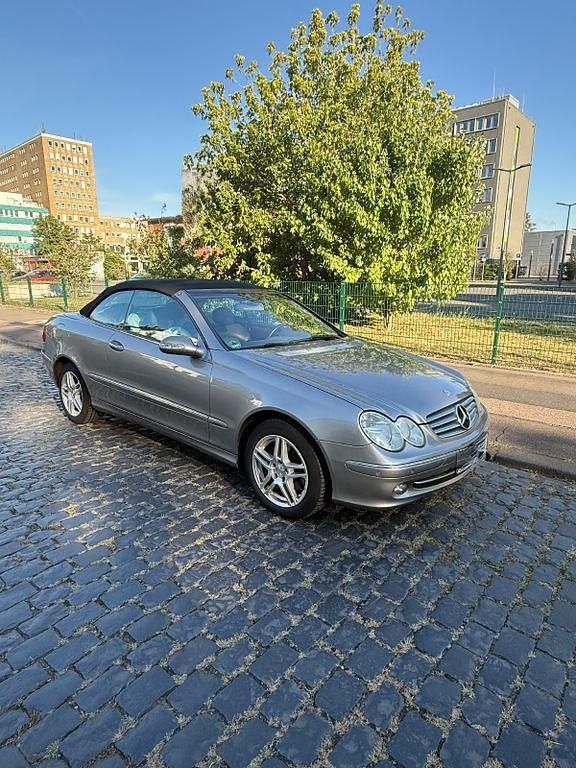 Grau Gebraucht 2004 Mercedes CLK200 Elegance Cabrio | 13.000 € - Bild 1/4
