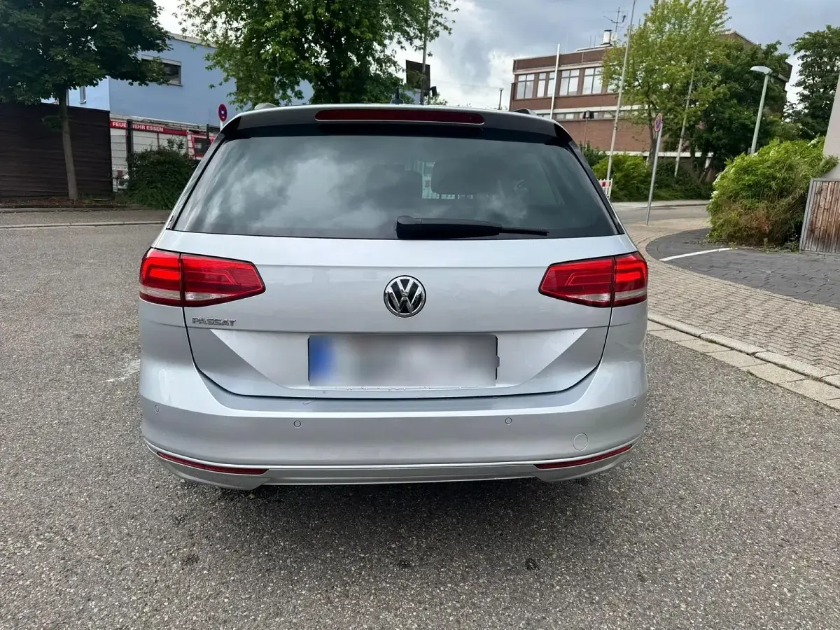 Gebraucht VW Passat 150 PS (110 kW) 2016 Silber Kombi