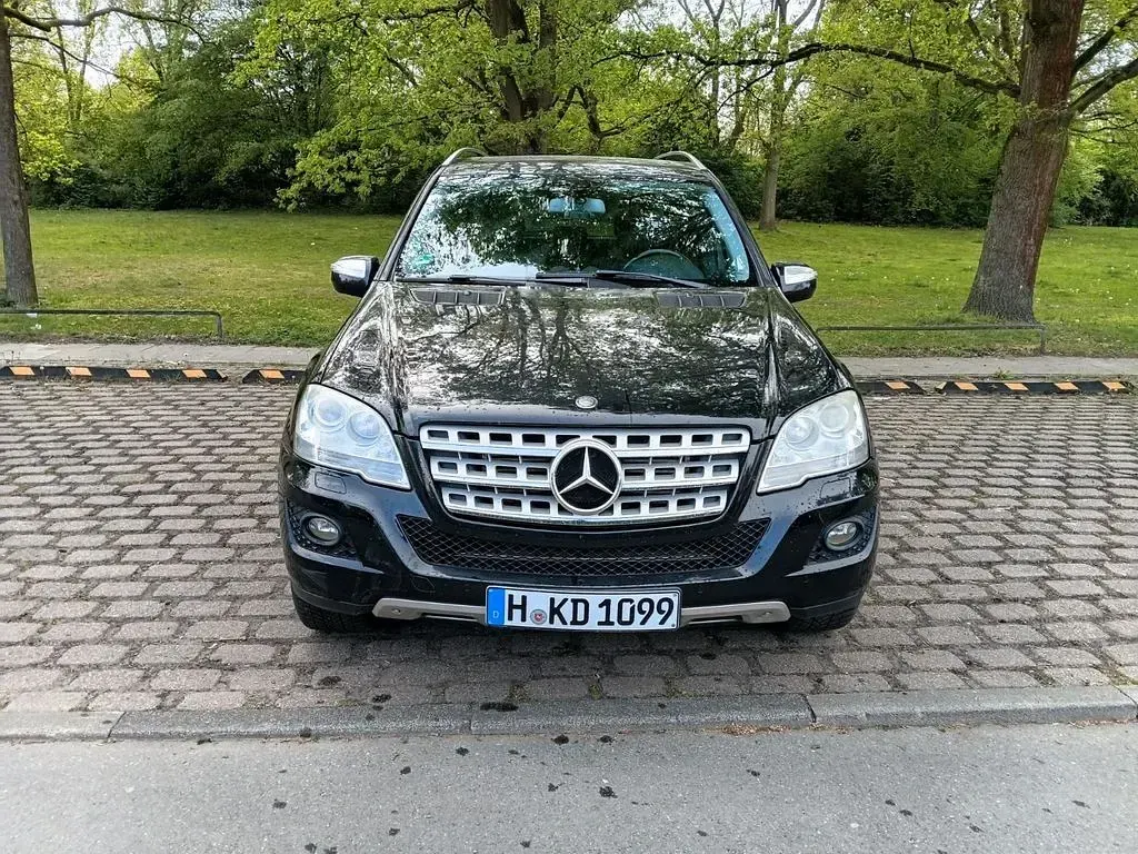 Gebraucht Mercedes ML420 306 PS (225 kW) 2009 Schwarz SUV