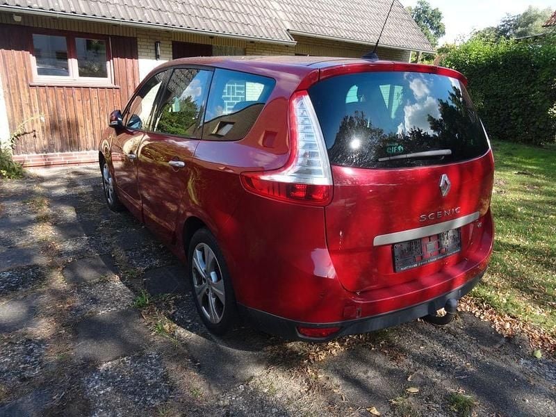 Gebraucht Renault Grand Scénic III Luxe 131 PS (96 kW) 2010 Rot Van / Kleinbus