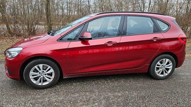 Gebraucht BMW 218 Active Tourer Advantage 136 PS (100 kW) 2016 Rot Van / Kleinbus