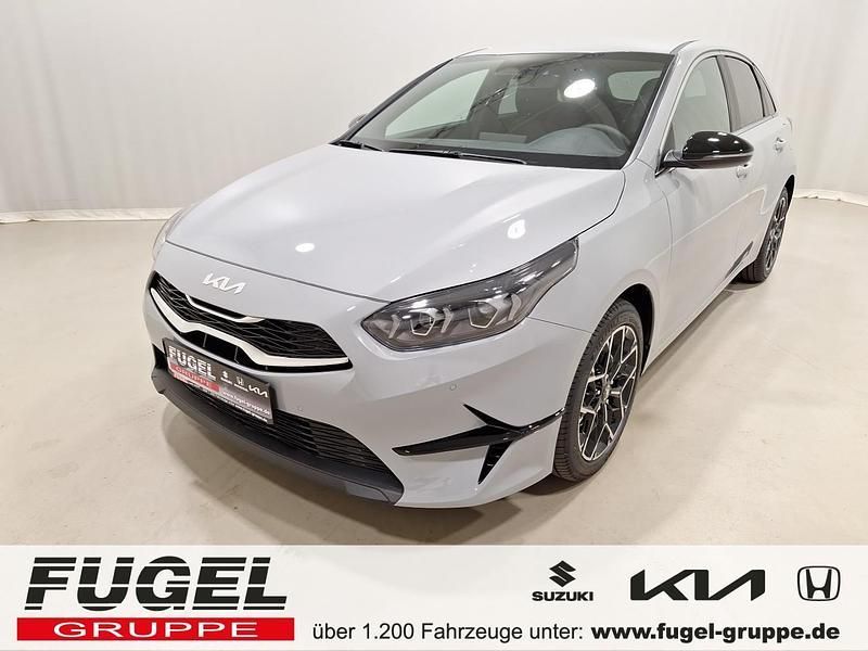 Wolf grey Neu 2025 Kia Ceed Limousine | 24.899 € (Fairer Preis) - Bild 1/4