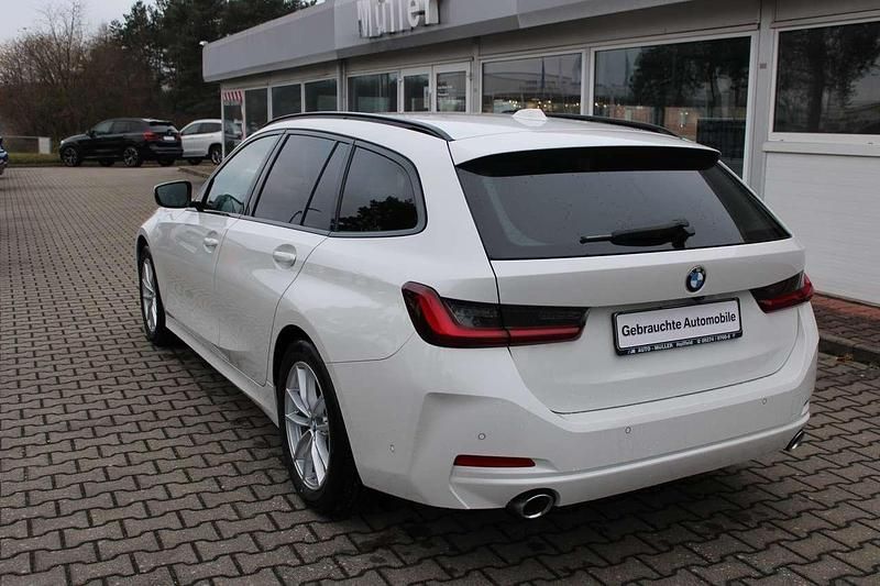 Gebraucht BMW 318 156 PS (114 kW) 2023 Alpinweiss iii Kombi