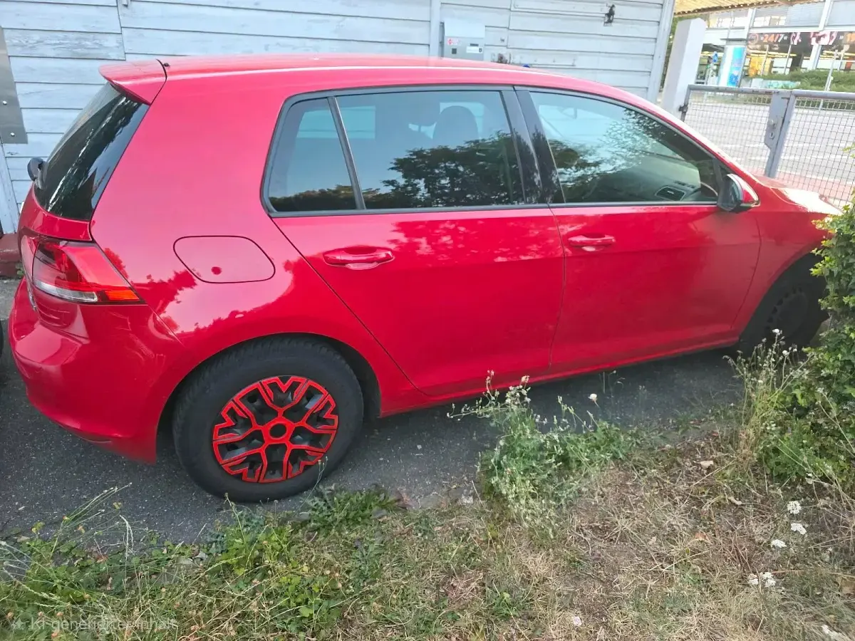Gebraucht VW Golf VII 110 PS (80 kW) 2015 Rot Kleinwagen