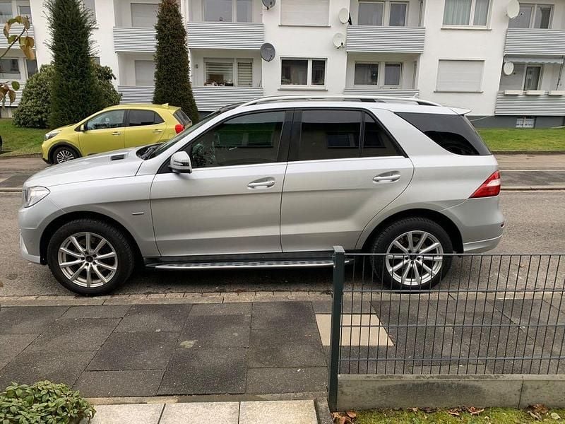 Gebraucht Mercedes ML350 258 PS (189 kW) 2013 Silber SUV