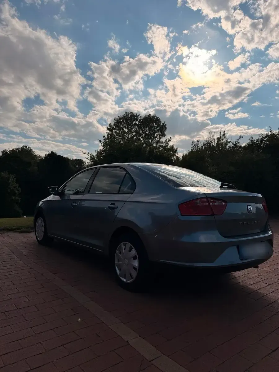 Gebraucht Seat Toledo 105 PS (77 kW) 2013 Grau Kleinwagen