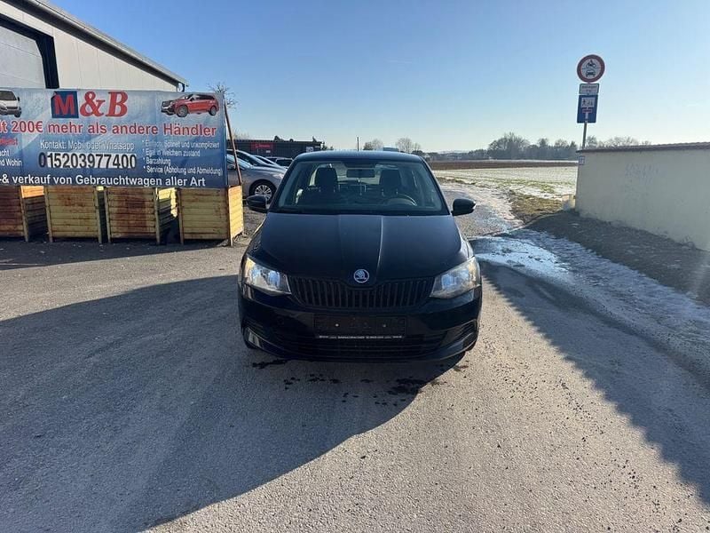 Schwarz Gebraucht 2015 Skoda Fabia Active Limousine | 4.999 € (Guter Preis) - Bild 1/4