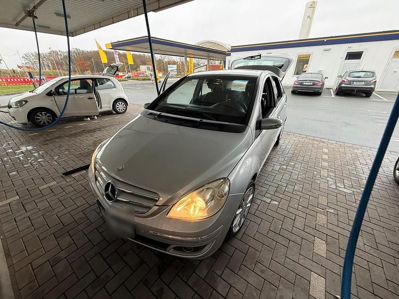 Silber Gebraucht 2007 Mercedes B200 Van / Kleinbus | 5.250 € (Guter Preis) - Bild 1/4